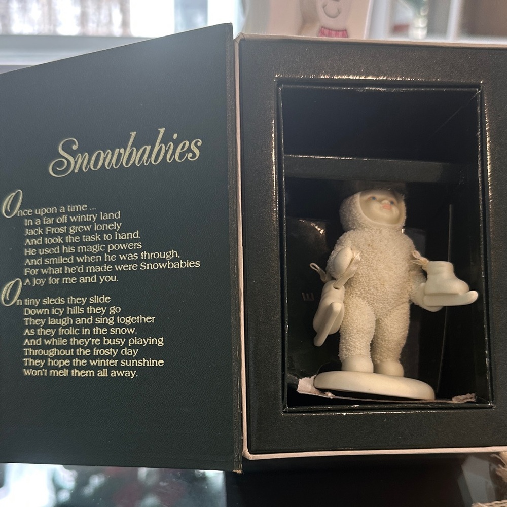 Snowbabies Figurine “Let’s go ice skating “